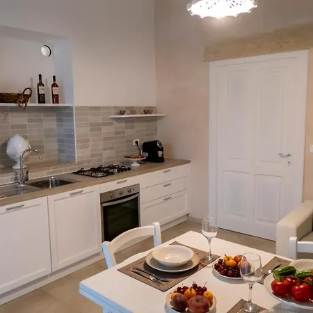 فندق مبيت وإفطار Le Dimore Di Corte Madama 3*