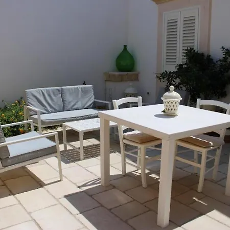 Le Dimore Di Corte Madama فندق مبيت وإفطار 3*